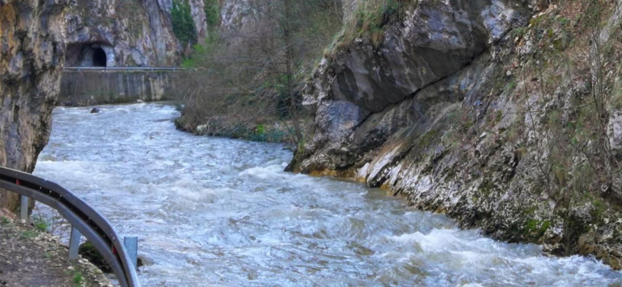 Juzni Vetar Otel Trnski Odorovci Dış mekan fotoğraf