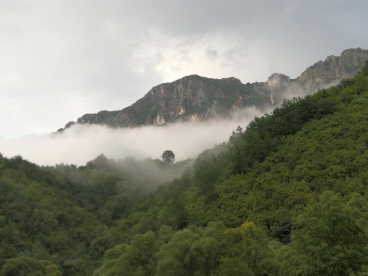 Juzni Vetar Otel Trnski Odorovci Dış mekan fotoğraf