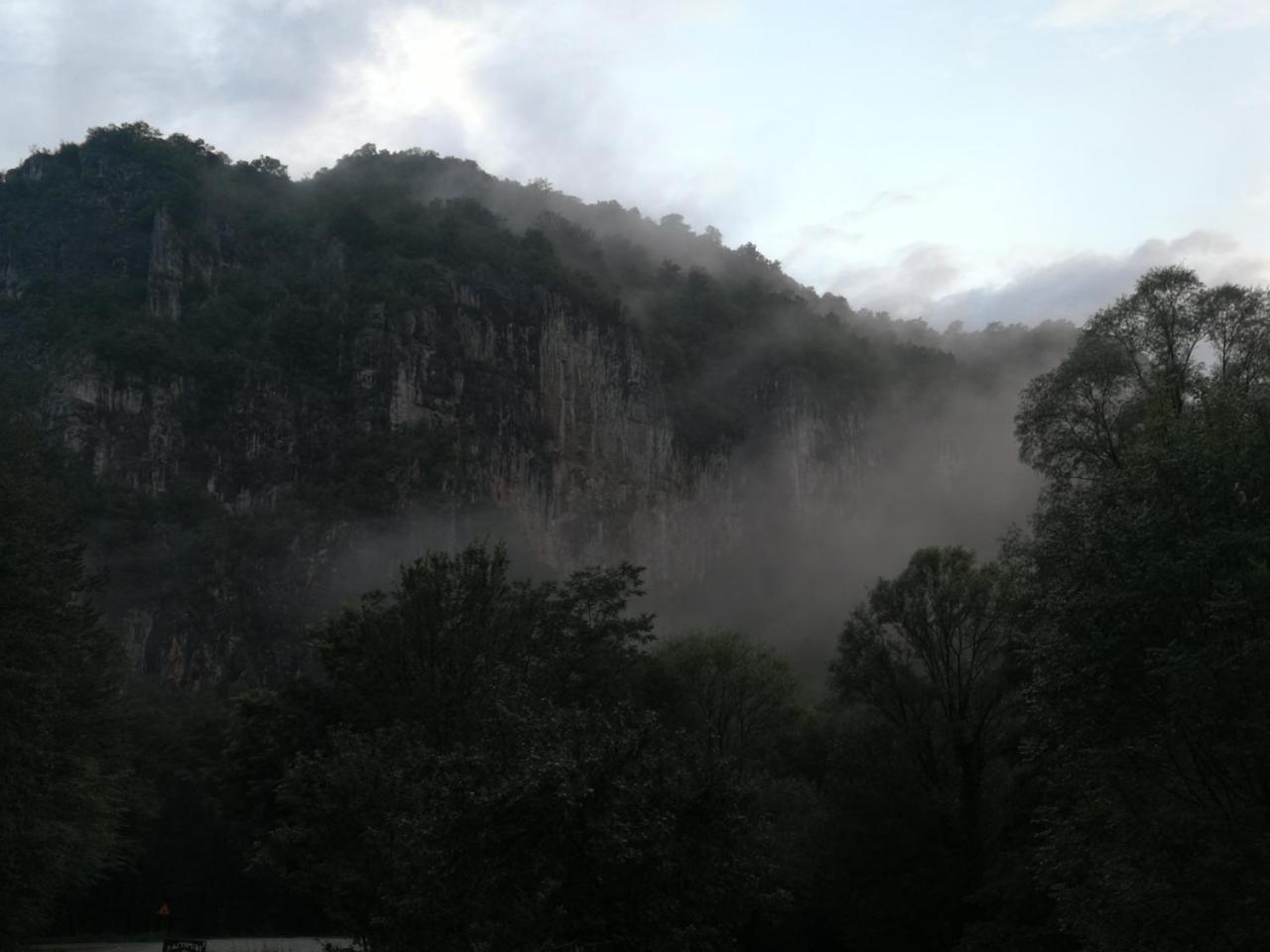 Juzni Vetar Otel Trnski Odorovci Dış mekan fotoğraf